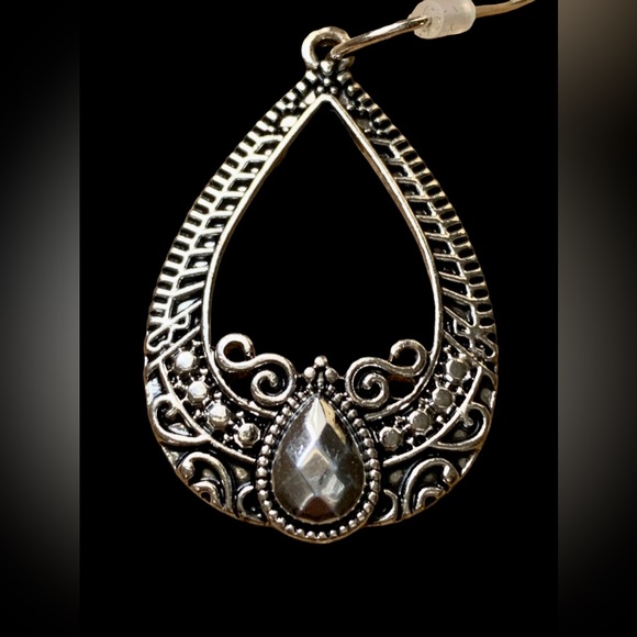 Ornate Teardrop Silver Plated Fashion Earrings Woman’s Jewelry Scrolled Design - Picture 3 of 5